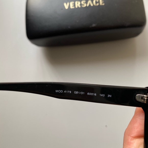 Versace sunglasses - Picture 3 of 7